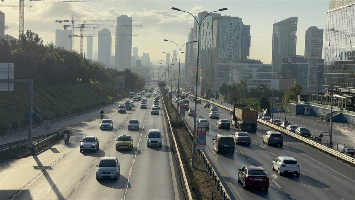 İstanbul'da Yeni Eğitim Yılında Trafik Yoğun