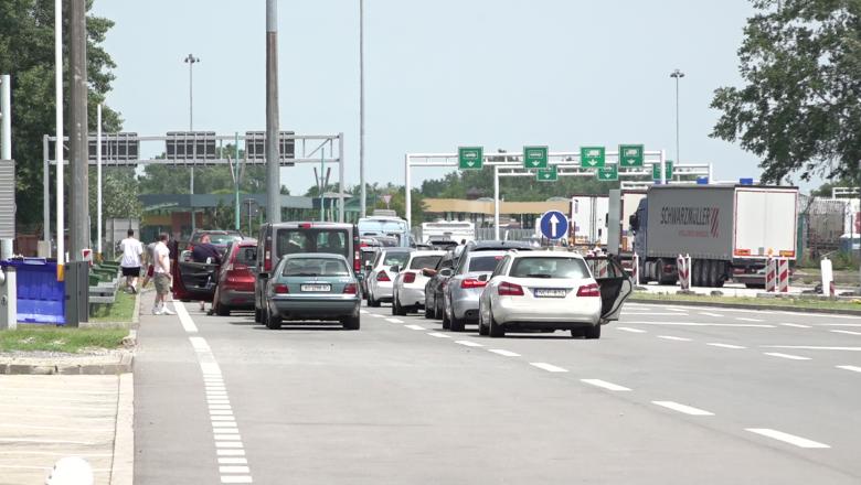 Dün Sırbistan-Macaristan sınır kapılarında yoğunluk çok arttı