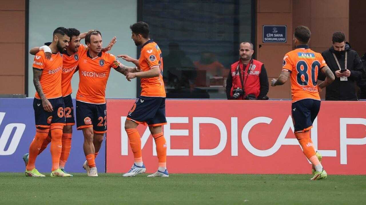 Gol düellosunda kazanan Başakşehir